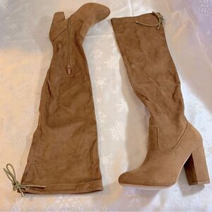 NWOT Love Athena Over the Knee Boots Nia 3.5” Heel Tan Vegan Suede Sz 6.5